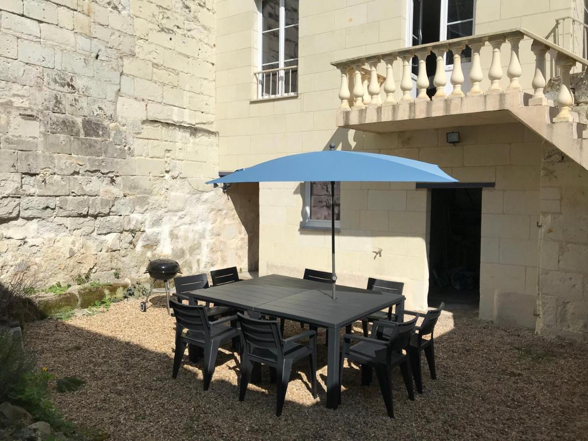 Jolie Maison Tuffeau Centre De Saumur Avec Local Velos ソミュール エクステリア 写真