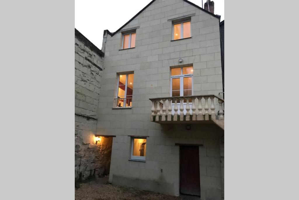Jolie Maison Tuffeau Centre De Saumur Avec Local Velos ソミュール エクステリア 写真